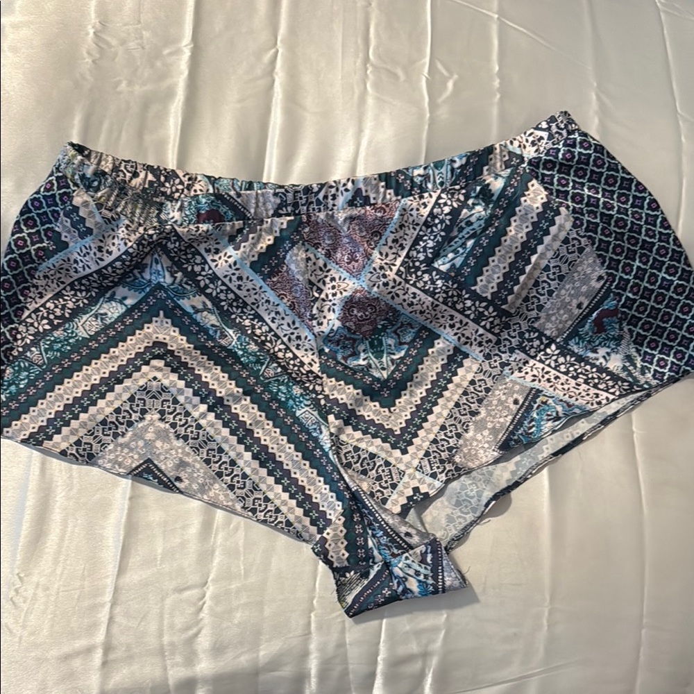 Victoria’s Secret Size Large Silky Sleep Shorts